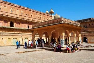 Jaipur: Nahargarh Fort ja auringonlasku.
