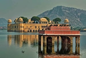 Jaipur: Nahargarh Fort ja auringonlasku.