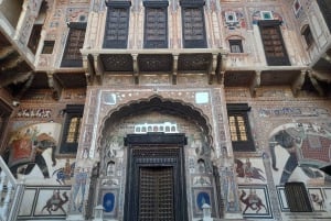 Erkunde die offene Kunstgalerie-Stadt Mandawa auf einer Tagestour