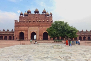 Depuis Agra : transfert à Jaipur via Fatehpur Sikri et Abhaneri