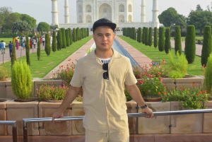 Agrasta: Agra Tour kuljetuksen ja oppaan kanssa