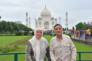 Från Agra: Lokal rundtur i Agra med transport och guide