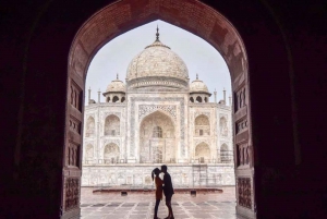 From Agra: Sunset Taj Mahal Tour and Skip-The-Line Tickets