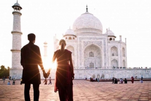 From Agra: Sunset Taj Mahal Tour and Skip-The-Line Tickets