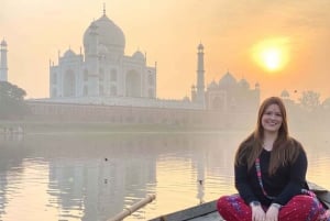 From Agra: Sunset Taj Mahal Tour and Skip-The-Line Tickets