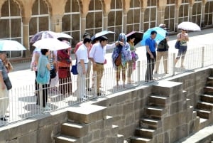 From Agra to Jaipur by Cab via Fatehpur Sikri and Abhaneri