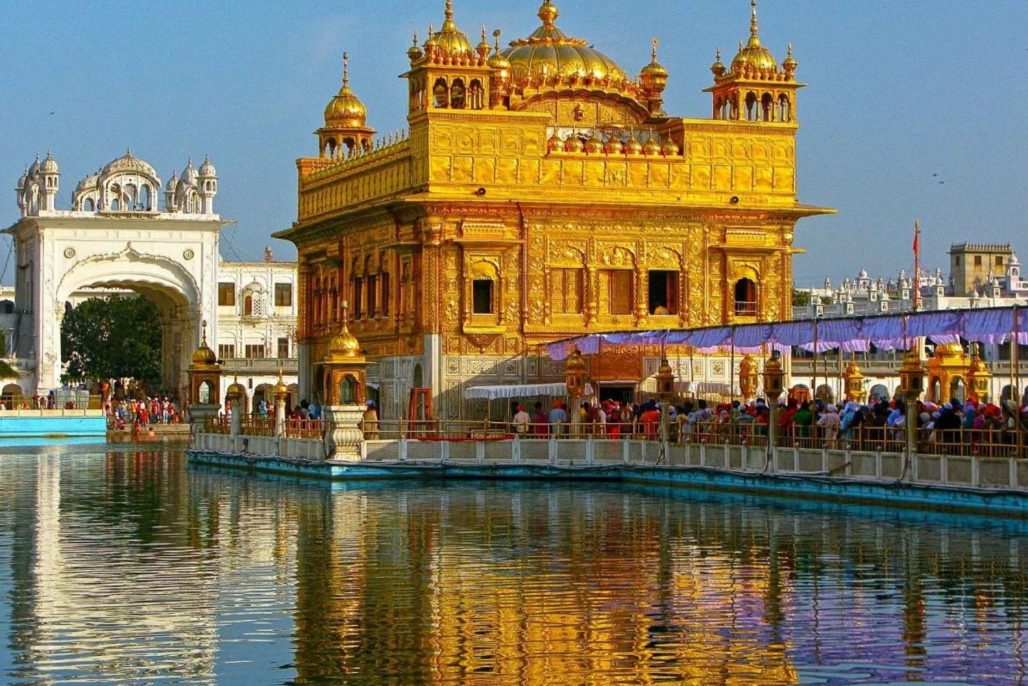 From Delhi: 2-Day Amritsar Golden Temple & Wagah Border Tour