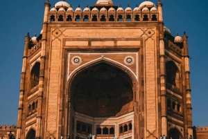 From Delhi: 2-Day Taj Mahal Sunrise Tour with Fatehpur Sikri