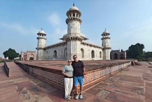 Da Delhi: tour privato di 2 giorni con pernottamento al Taj Mahal e Agra