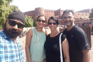 Delhistä : 3 yötä 4 päivää Golden Triangle Tour autolla