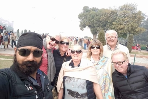 Delhistä : 3 yötä 4 päivää Golden Triangle Tour autolla