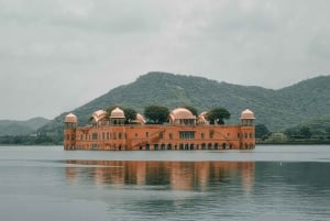 Da Delhi: tour di Jaipur in auto con tutto incluso in un giorno