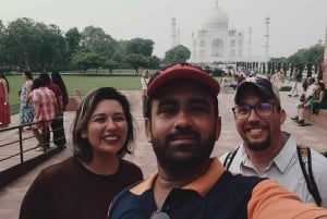 Depuis Delhi : visite du Taj Mahal tout compris avec déjeuner