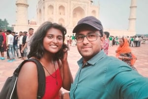 Depuis Delhi : visite du Taj Mahal tout compris avec déjeuner