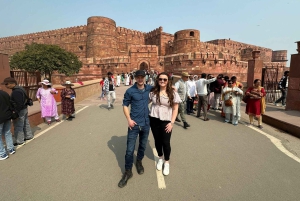 Vanuit Delhi: all-inclusive dagtour naar de Taj Mahal en het fort van Agra