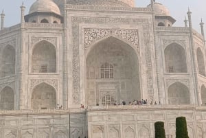 From Delhi: Taj Mahal Sunrise & Agra Fort Private Tour