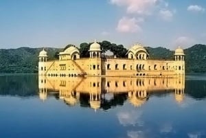 From Delhi: Full-Day Trip to Jaipur with Entrance Tickets