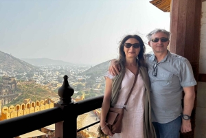 デリー発：ジャイプール市内見どころツアー（専用車利用）