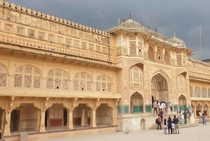 Vanuit Delhi: Jaipur dagtour per supersnelle trein