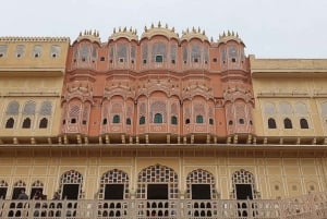 Desde Delhi: Visita guiada de la ciudad de Jaipur en coche
