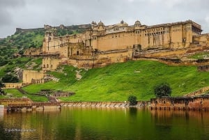 From Delhi: Jaipur guided city tour by car