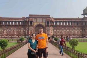 From Delhi: Overnight Agra Tour with Fatehpur Sikri