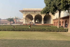 From Delhi: Private Taj Mahal and Agra Fort Day Trip by Car