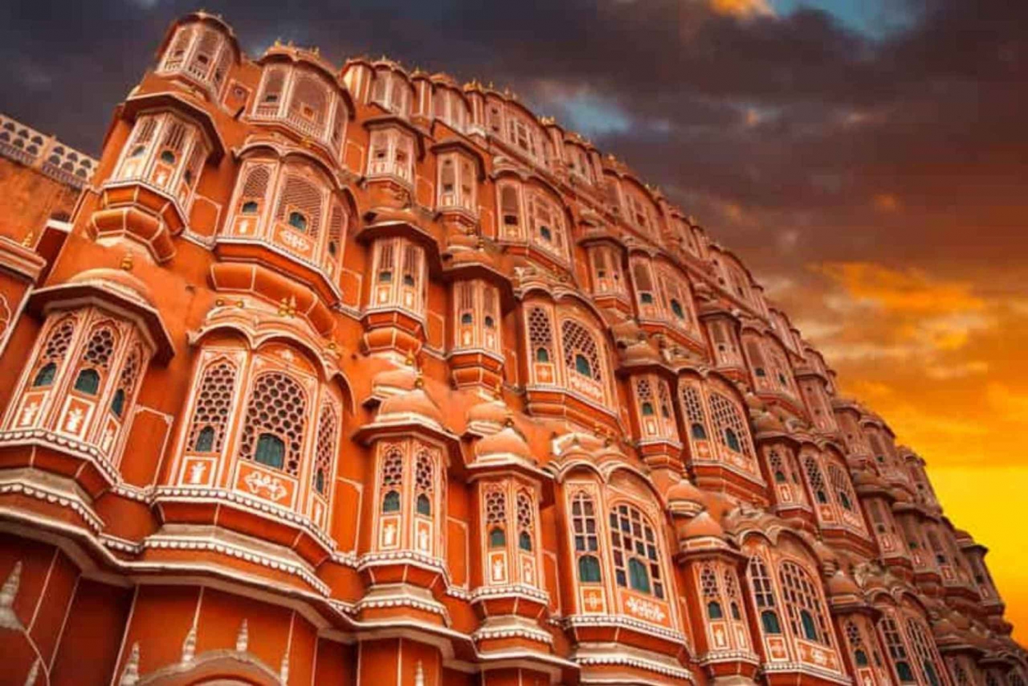 Delhistä: Samana päivänä Jaipur (vaaleanpunainen kaupunki) kiertoajelu