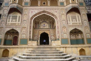 From Delhi: All Included Jaipur Tour with Transfers.