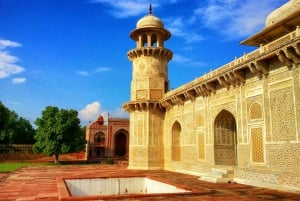 From Delhi: Taj Mahal & Agra Day Tour by Suv Car