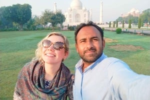 From Delhi: Taj Mahal & Agra Day Tour by Suv Car