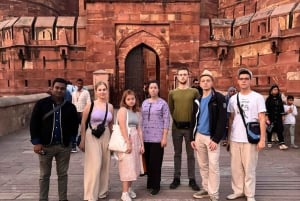 Из Дели: однодневная поездка в Тадж-Махал и Агру с посещением Фатехпур-Сикри