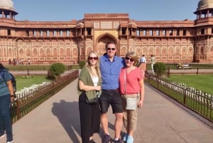 Von Delhi aus: Taj Mahal, Agra Fort und Baby Taj Tagesausflug