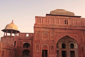 From Delhi: Taj Mahal & Agra Fort Day Trip by Express Train