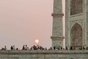 From Delhi: Taj Mahal, Agra & Mathura Tour by Car