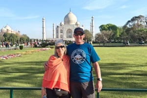 From Delhi: Taj Mahal & Agra Private Day Trip with Transfers