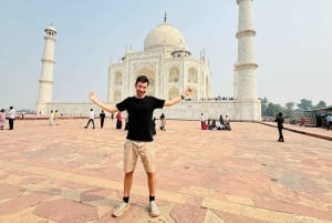 From Delhi: Taj Mahal & Agra Tour by Gatimaan Express Train