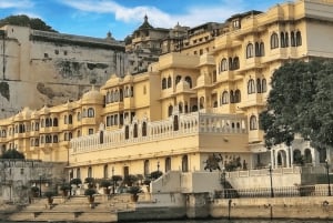 From Delhi: Udaipur and Mount Abu 4-Day Tour with Flights