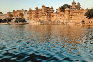 From Delhi: Udaipur and Mount Abu 4-Day Tour with Flights