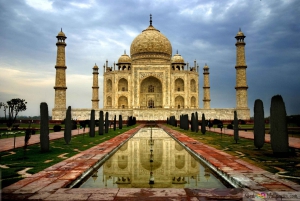 From Jaipur: Taj Mahal & Agra Tour with Lunch & Entry Fee