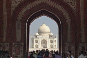 Jaipurista: Jaipurissa: Samana päivänä Taj Mahal & Agra Tour with Delhi Drop: Same Day Taj Mahal & Agra Tour with Delhi Drop