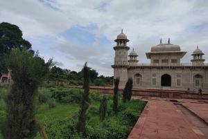 Jaipurista: Jaipurissa: Samana päivänä Taj Mahal & Agra Tour with Delhi Drop: Same Day Taj Mahal & Agra Tour with Delhi Drop