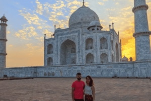 From Jaipur: Taj Mahal Same Day Guided Tour by Car