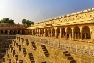 Von Jaipur aus: Tagestour zum Abhaneri Chand Baori Stepwell