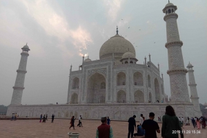 From Jaipur: Taj Mahal Sunrise and Agra Fort Private Trip