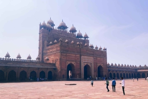 From Jaipur: Taj Sunrise Tour with Fatehpur Sikri & Abhaneri