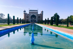 From Jaipur: Taj Sunrise Tour with Fatehpur Sikri & Abhaneri