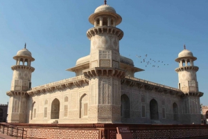 Z Bombaju: Prywatna wycieczka z przewodnikiem do Taj Mahal z noclegiem