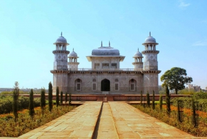 De Mumbai: viagem privada guiada ao Taj Mahal com pernoite