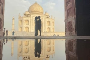 From New Delhi: Sunrise tour of Taj Mahal with Jaipur drop.